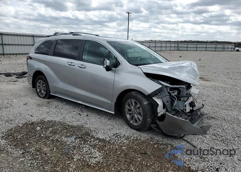 2022 Toyota Sienna Xle z USA, uszkodzony, nr VIN 5TDYSKFC0NS063131